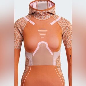 NWT Adidas Stella McCartney seamless hooded long sleeve top.